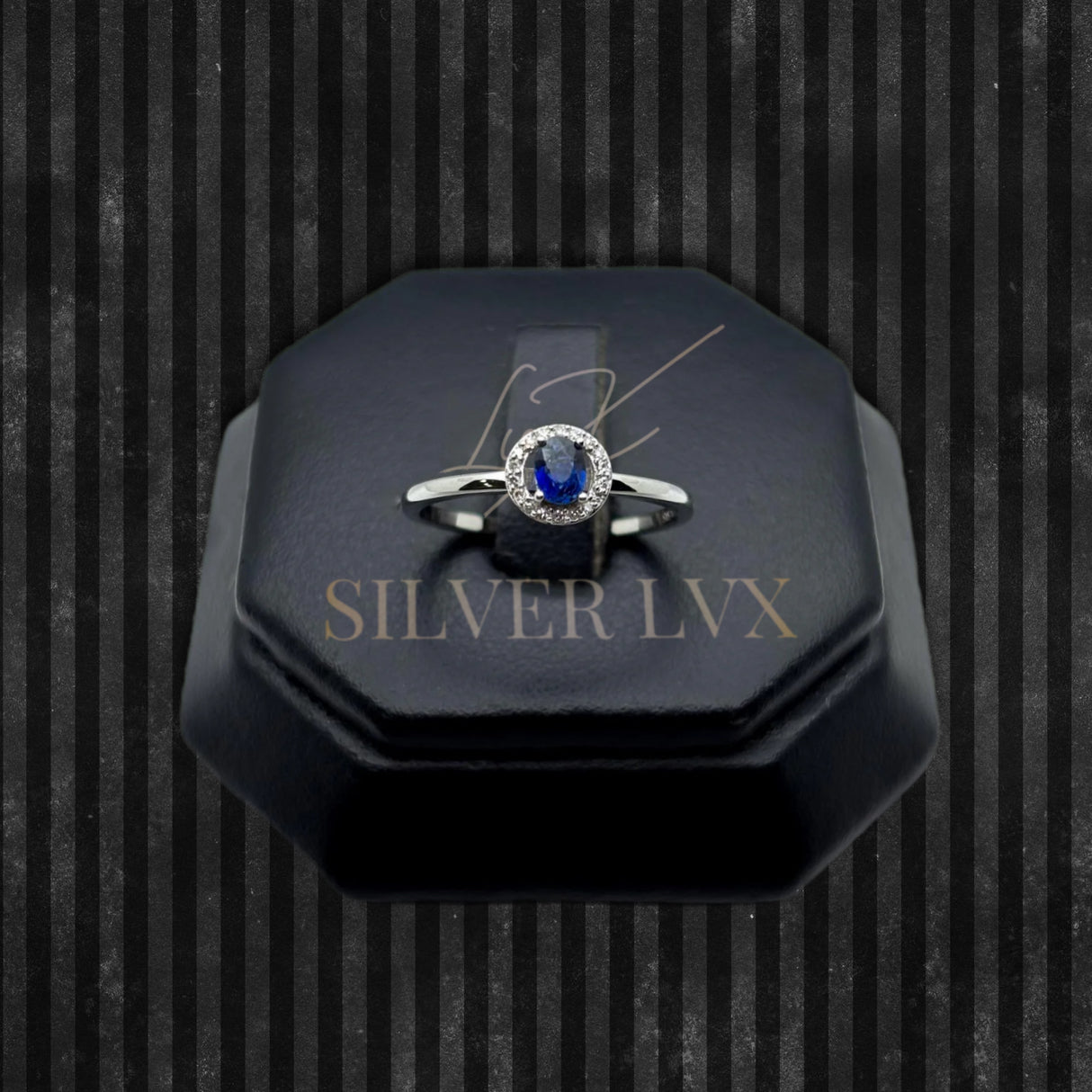 Anillo Solitario Con Diamante Natural Y Zafiro Oro Blanco 14K
